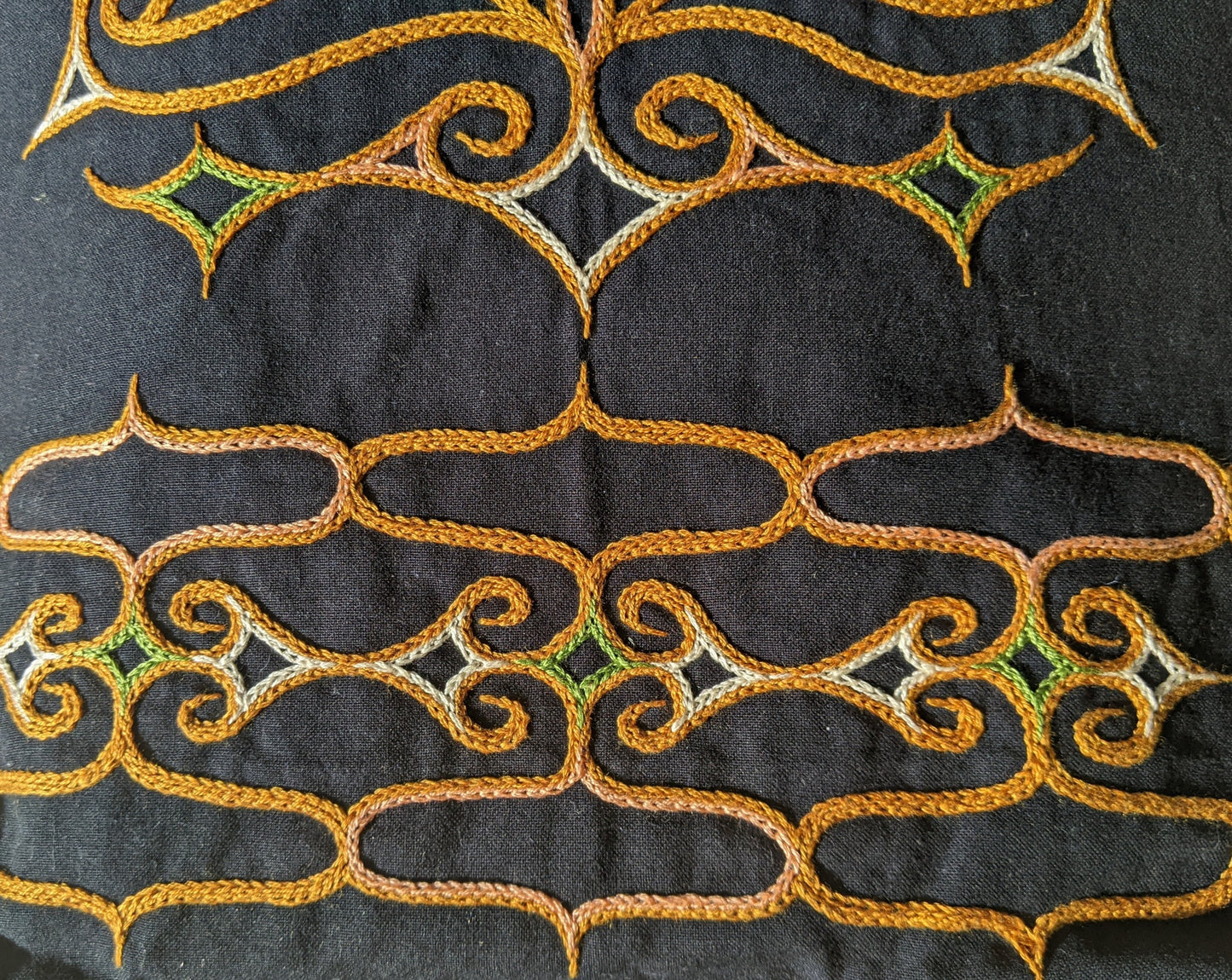 embroidery of Ainu tote bag in ethnic design